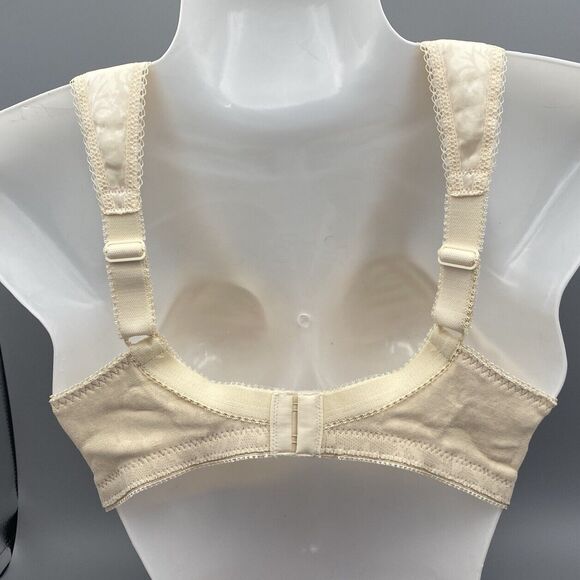 Playtex 18 Hour Bra 36B Beige No Wire Full Coverage Wide Straps Wireless 4693 - Picture 6 of 10